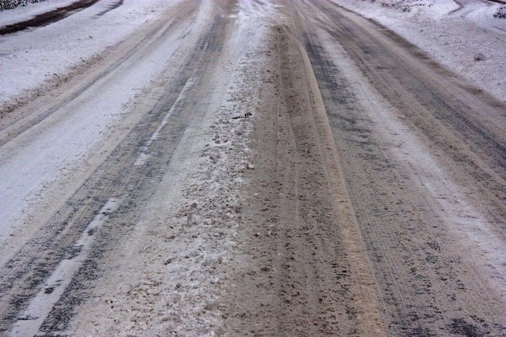 slippery road, snow, slush, winter, road, nature, road salt, ruts